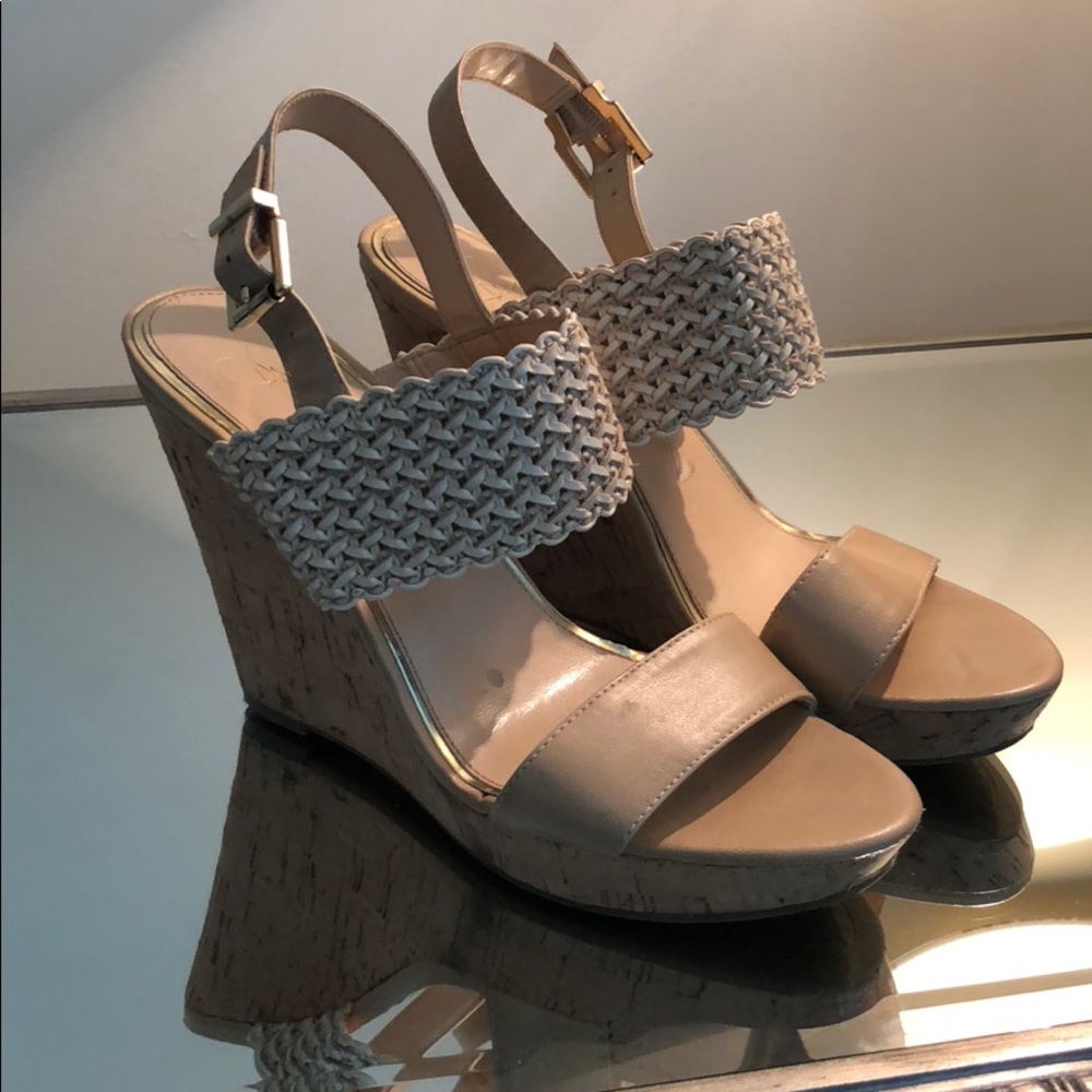 Size 8 Jessica Simpson wedge